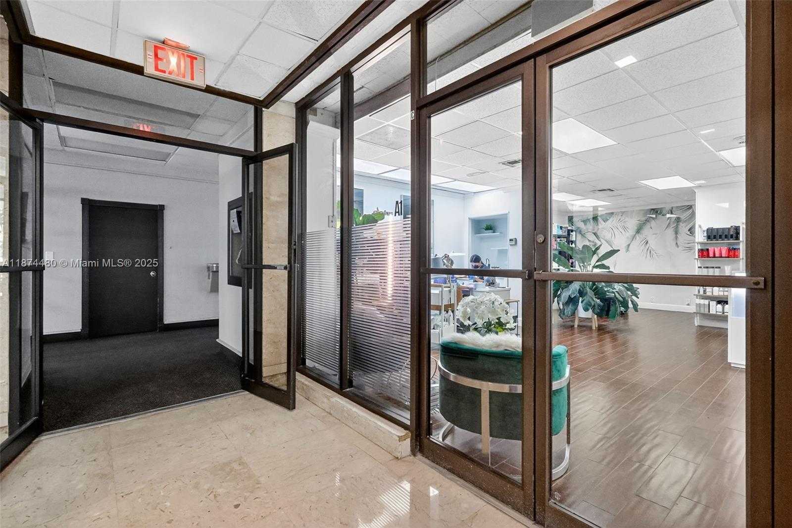 Small Image of 300 BAYVIEW DR #1009, Sunny Isles Beach Number 38