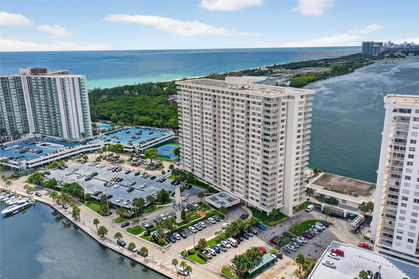 Small Image of 300 BAYVIEW DR #1009, Sunny Isles Beach Number 41