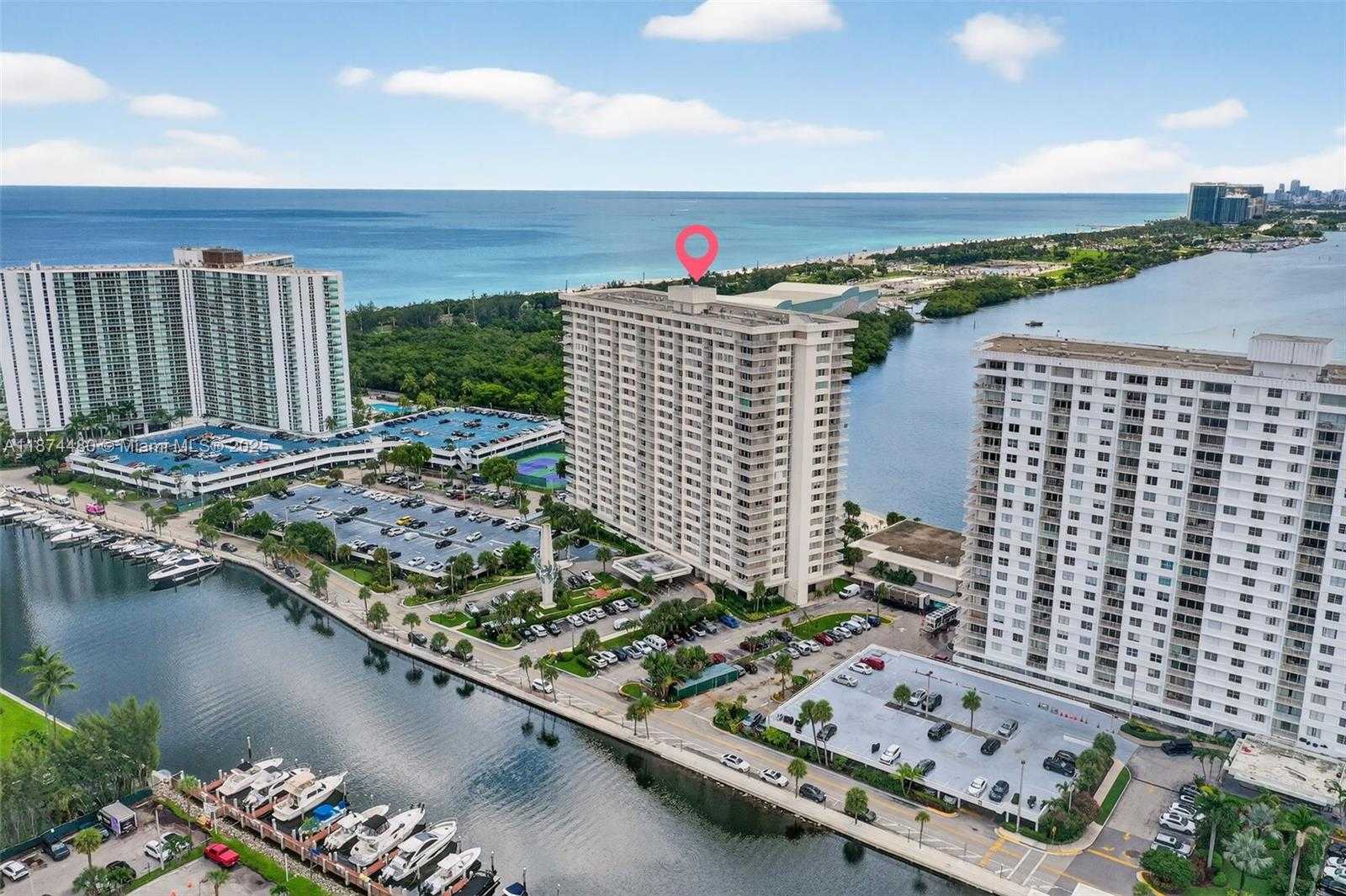Small Image of 300 BAYVIEW DR #1009, Sunny Isles Beach Number 5