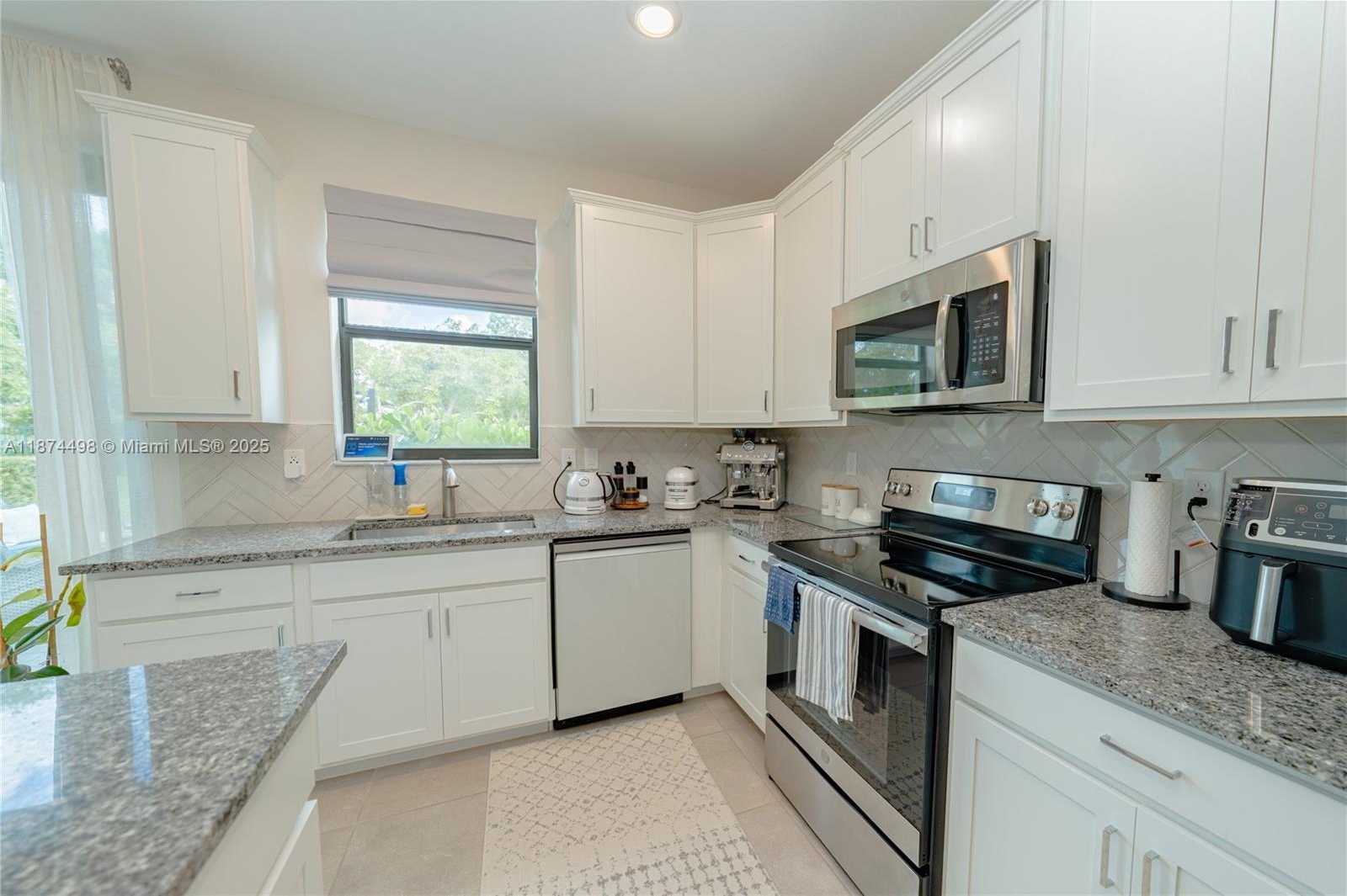 Small Image of 13094 ANTHORNE LN, Boynton Beach Number 22