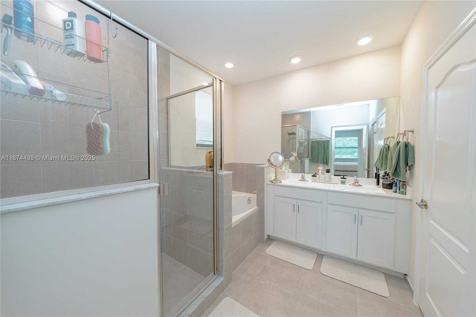 Small Image of 13094 ANTHORNE LN, Boynton Beach Number 33