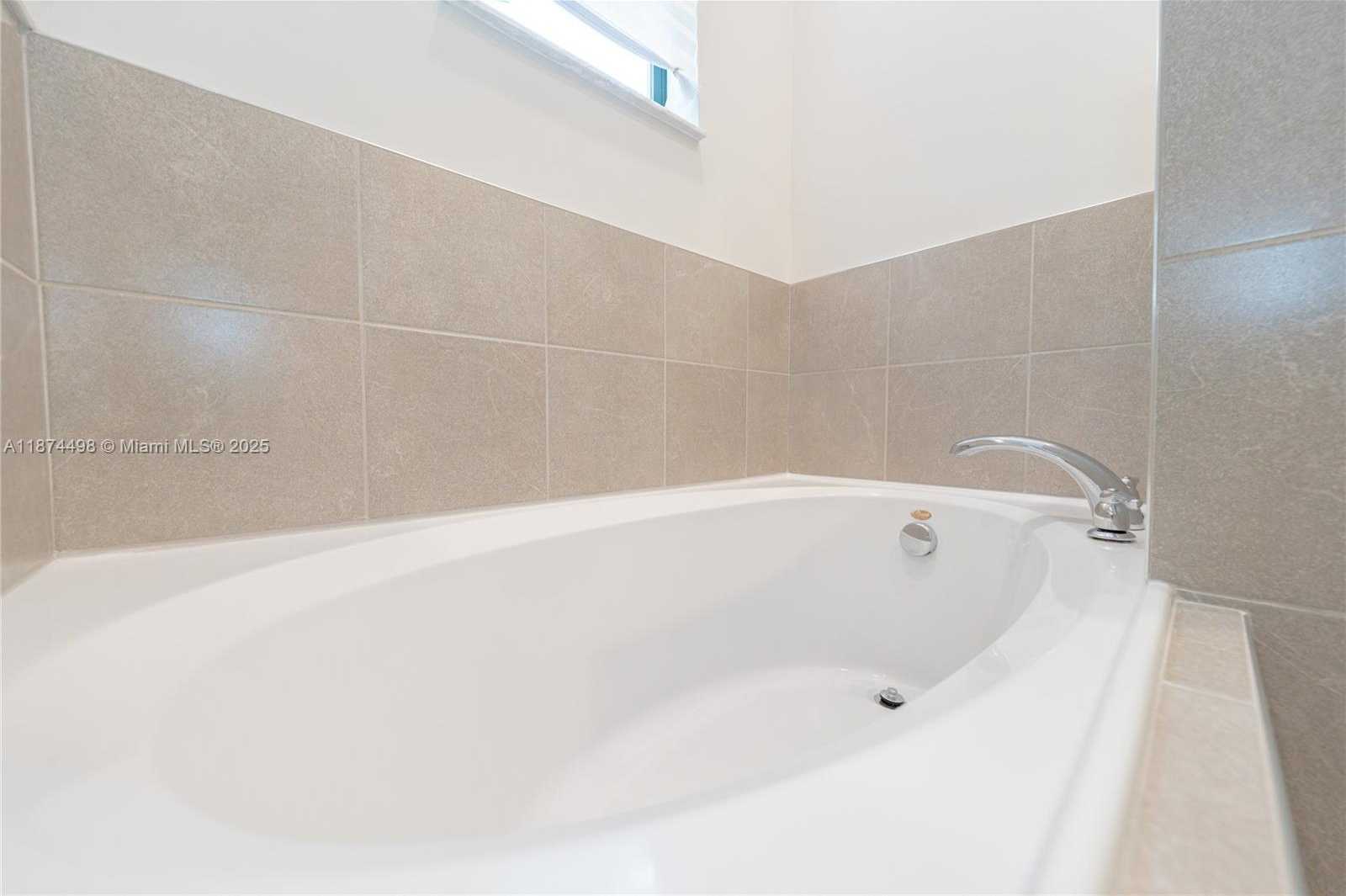 Small Image of 13094 ANTHORNE LN, Boynton Beach Number 35