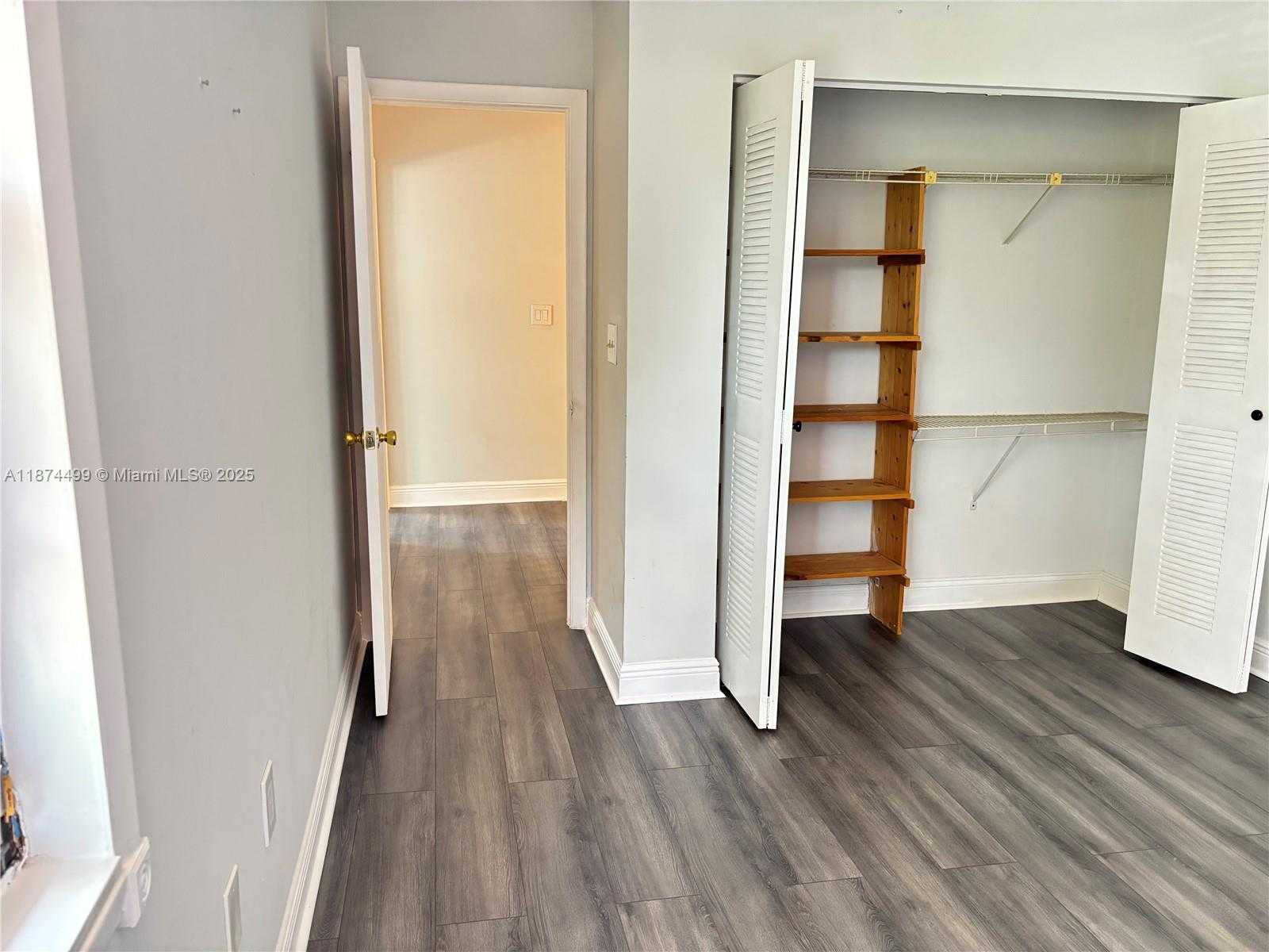 Small Image of 13231 SOUTH WEST 114TH TER, Miami Number 12