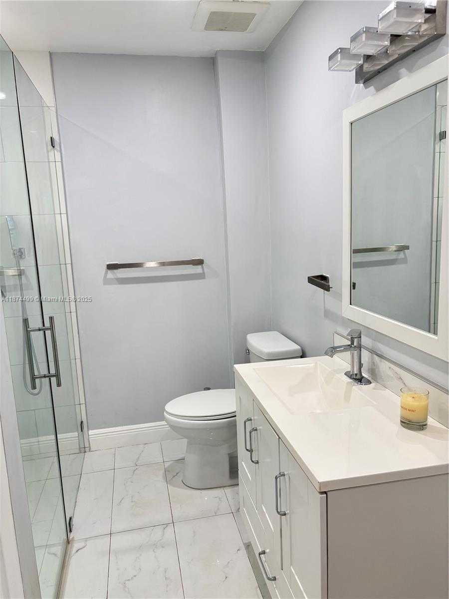 Small Image of 13231 SOUTH WEST 114TH TER, Miami Number 7