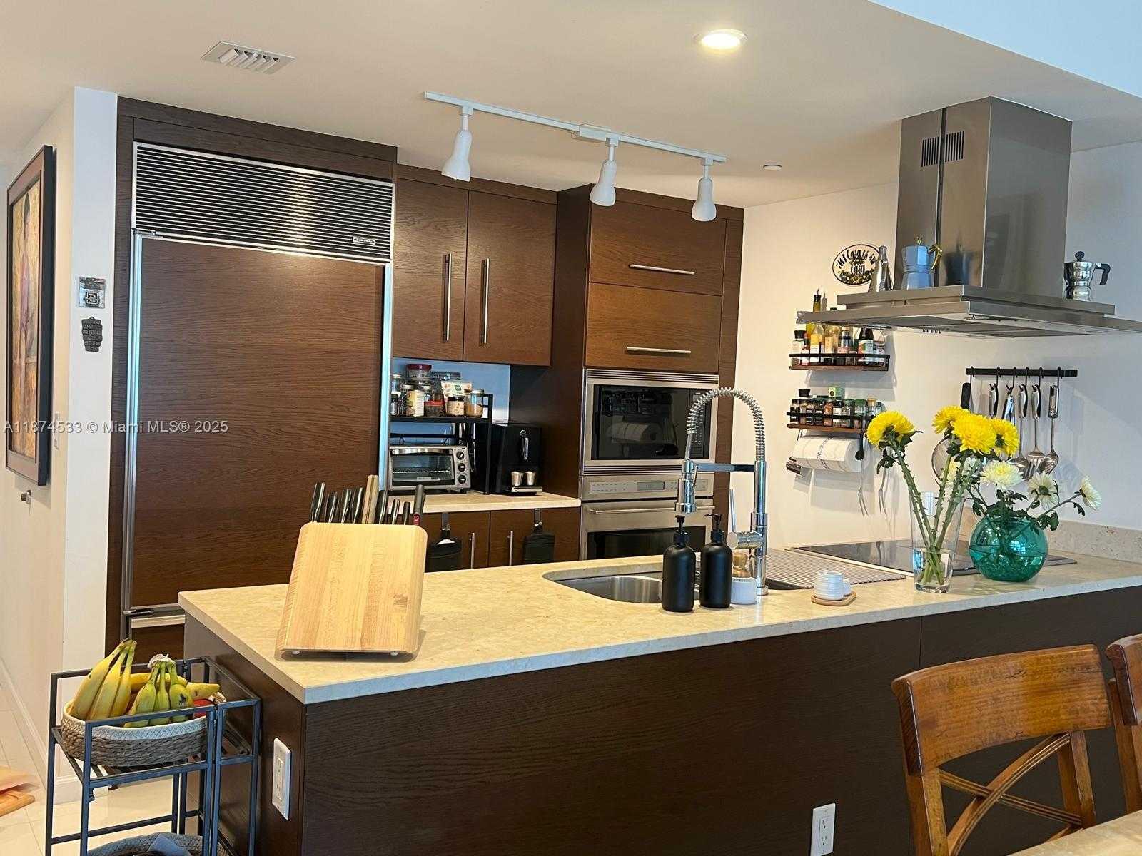 Small Image of 495 BRICKELL AVE #1007, Miami Number 10