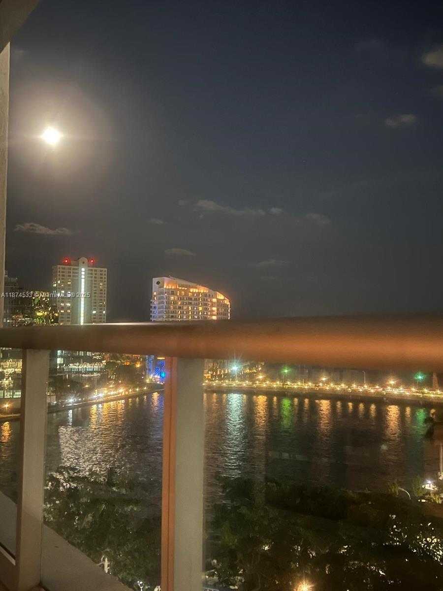 Small Image of 495 BRICKELL AVE #1007, Miami Number 13