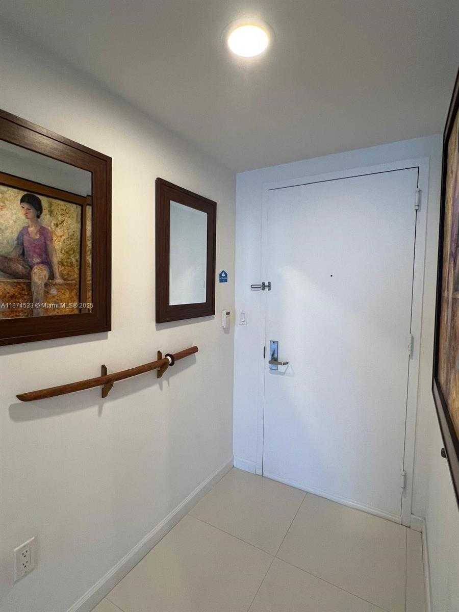 Small Image of 495 BRICKELL AVE #1007, Miami Number 14