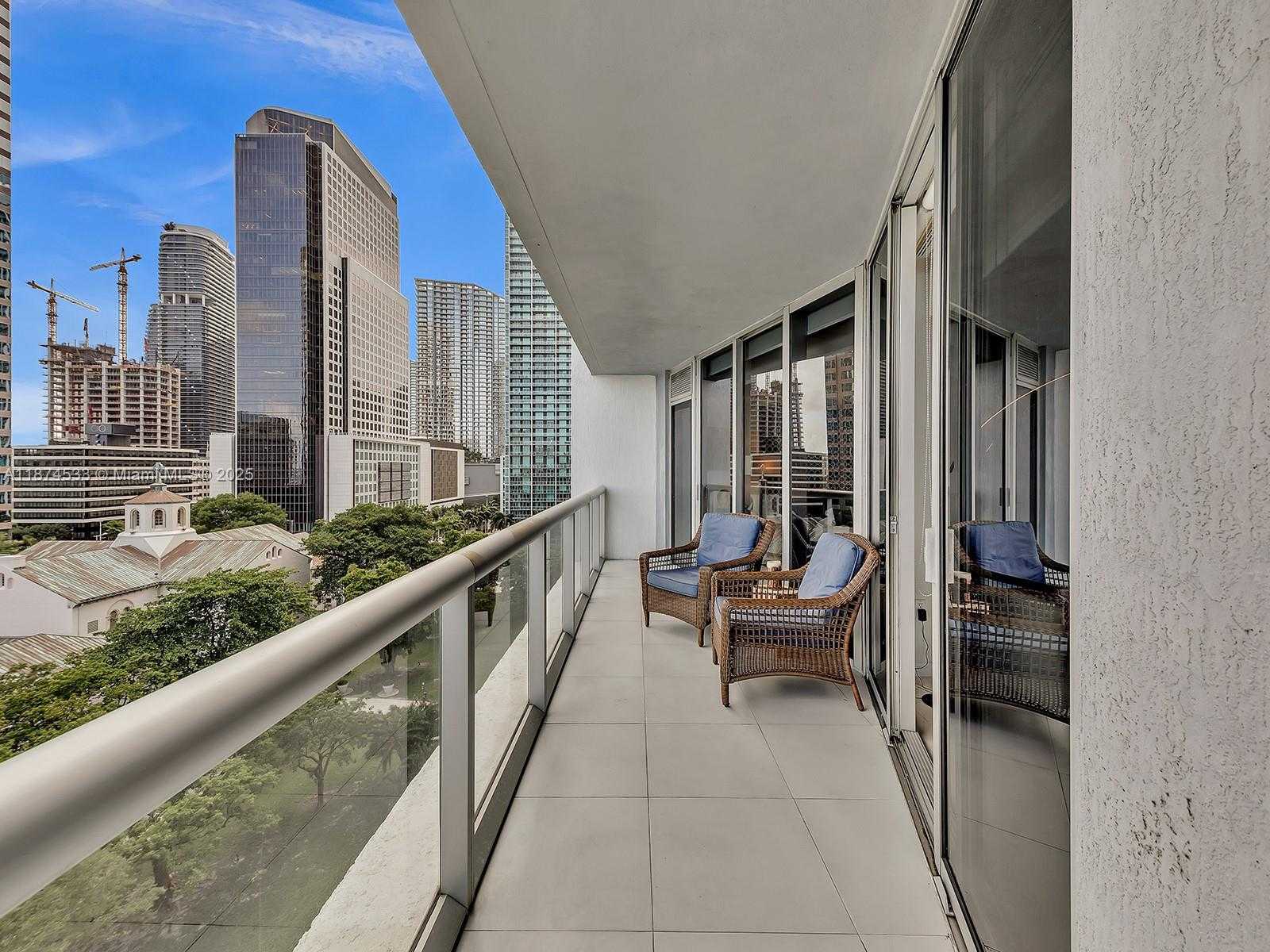 Small Image of 495 BRICKELL AVE #1007, Miami Number 25