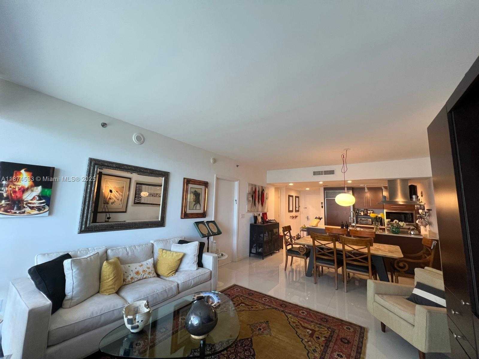 Small Image of 495 BRICKELL AVE #1007, Miami Number 3
