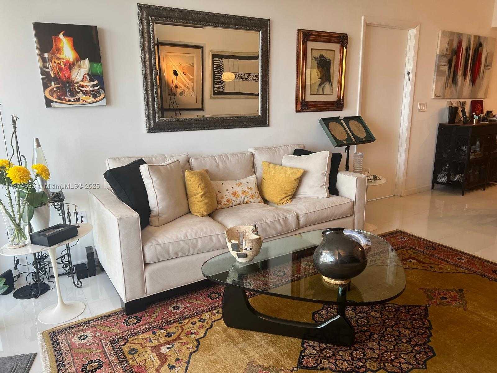 Small Image of 495 BRICKELL AVE #1007, Miami Number 4