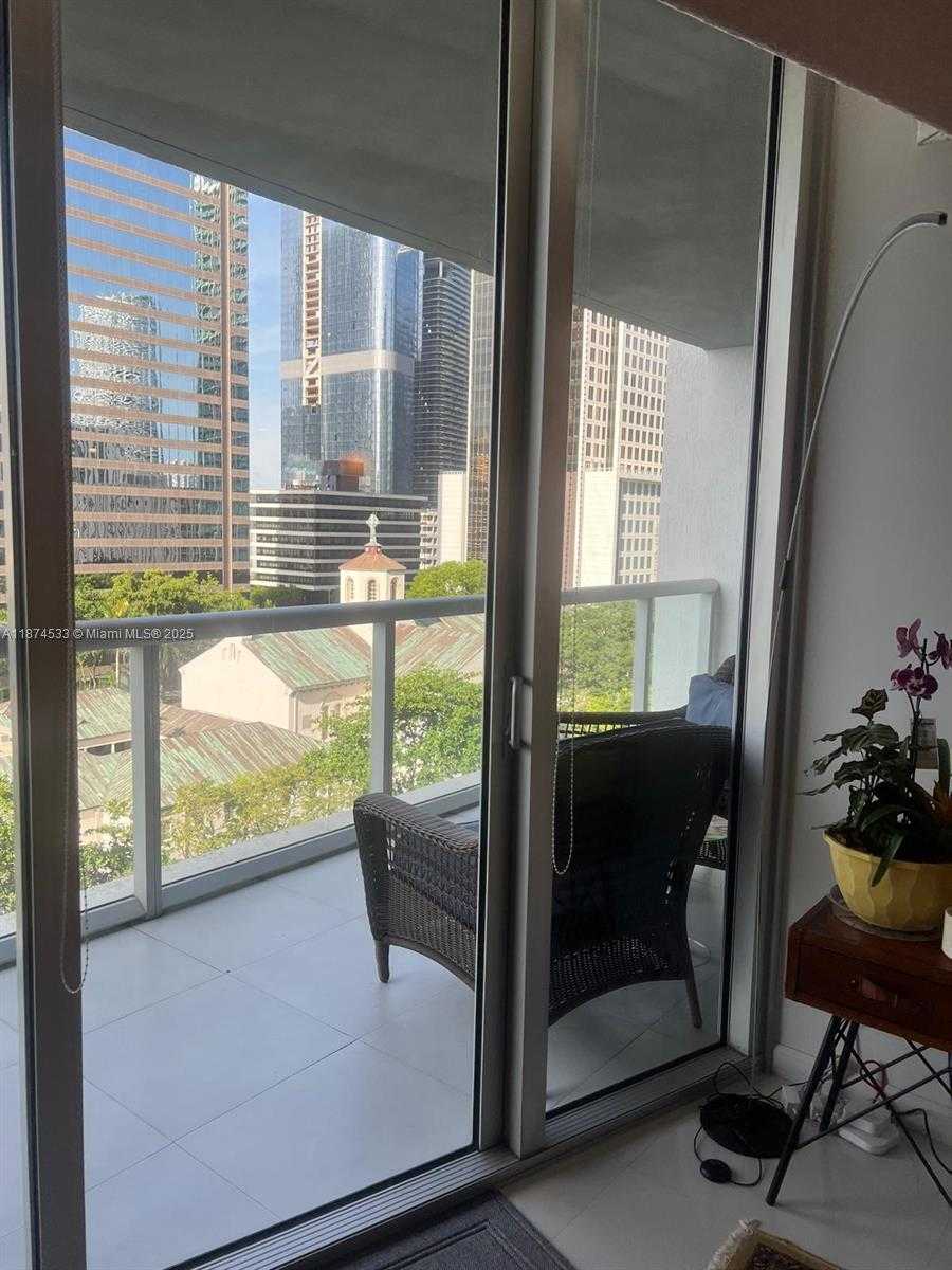 Small Image of 495 BRICKELL AVE #1007, Miami Number 5