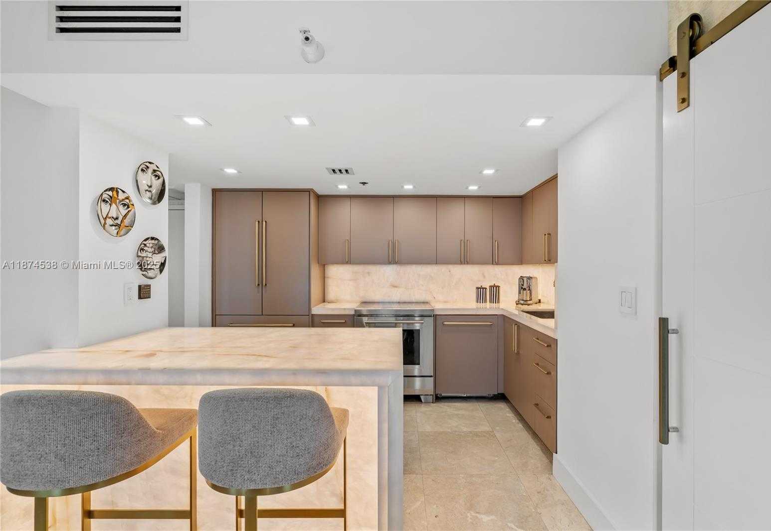 Small Image of 2025 BRICKELL AVE #1705, Miami Number 11