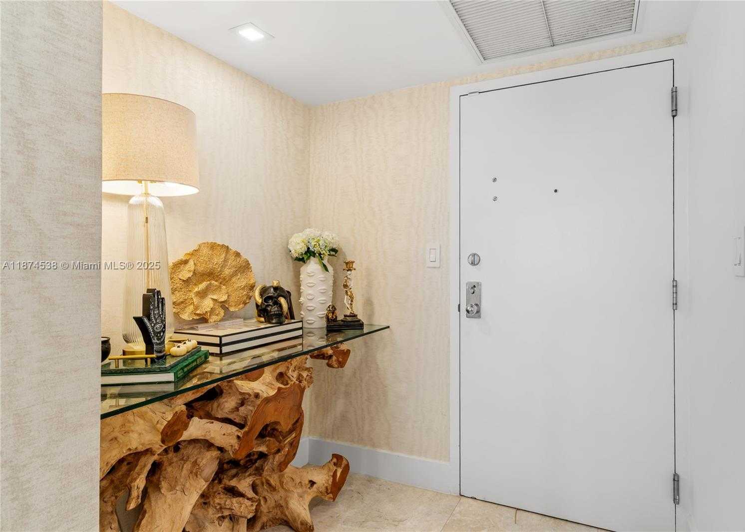Small Image of 2025 BRICKELL AVE #1705, Miami Number 12