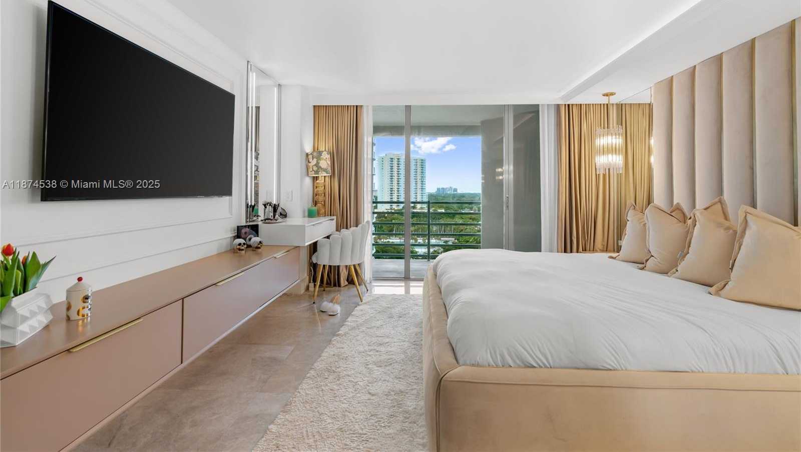 Small Image of 2025 BRICKELL AVE #1705, Miami Number 15