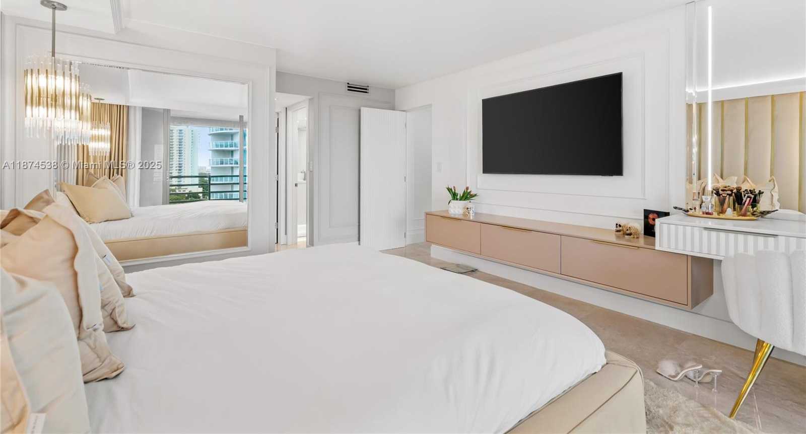 Small Image of 2025 BRICKELL AVE #1705, Miami Number 16