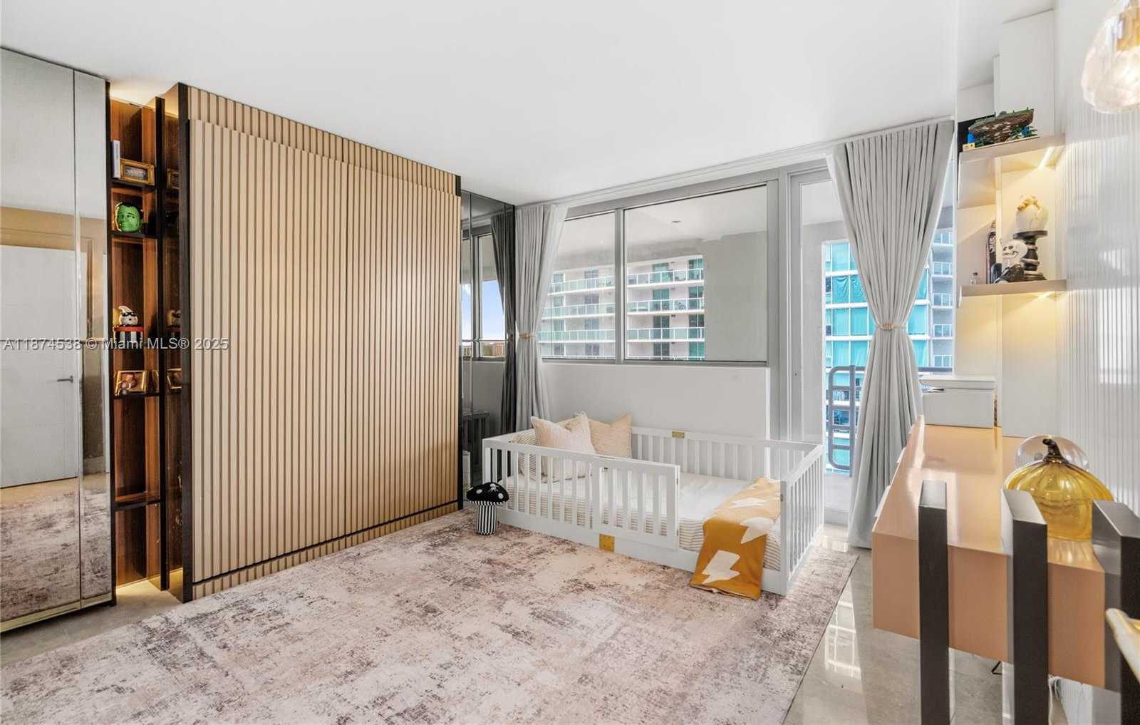 Small Image of 2025 BRICKELL AVE #1705, Miami Number 22