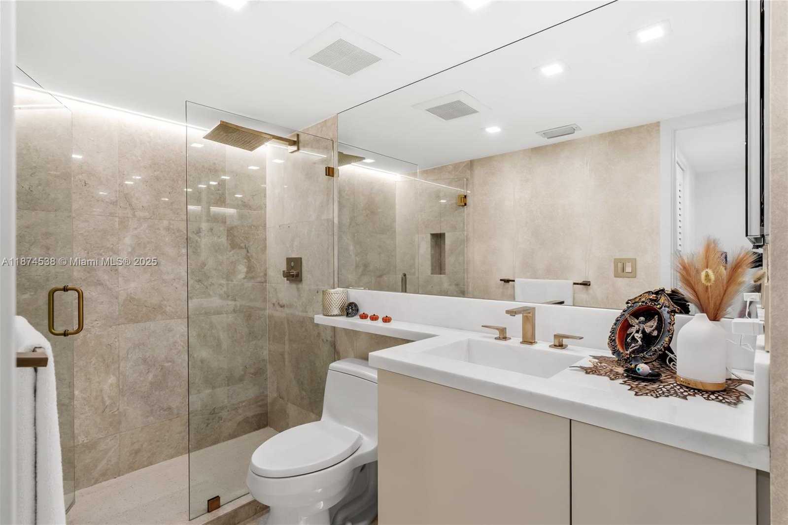 Small Image of 2025 BRICKELL AVE #1705, Miami Number 24