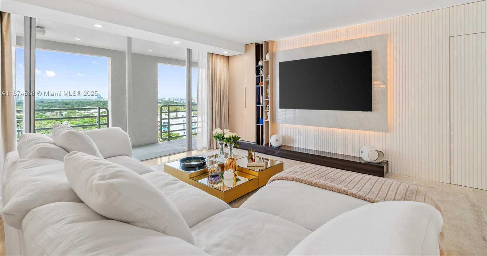 Small Image of 2025 BRICKELL AVE #1705, Miami Number 4