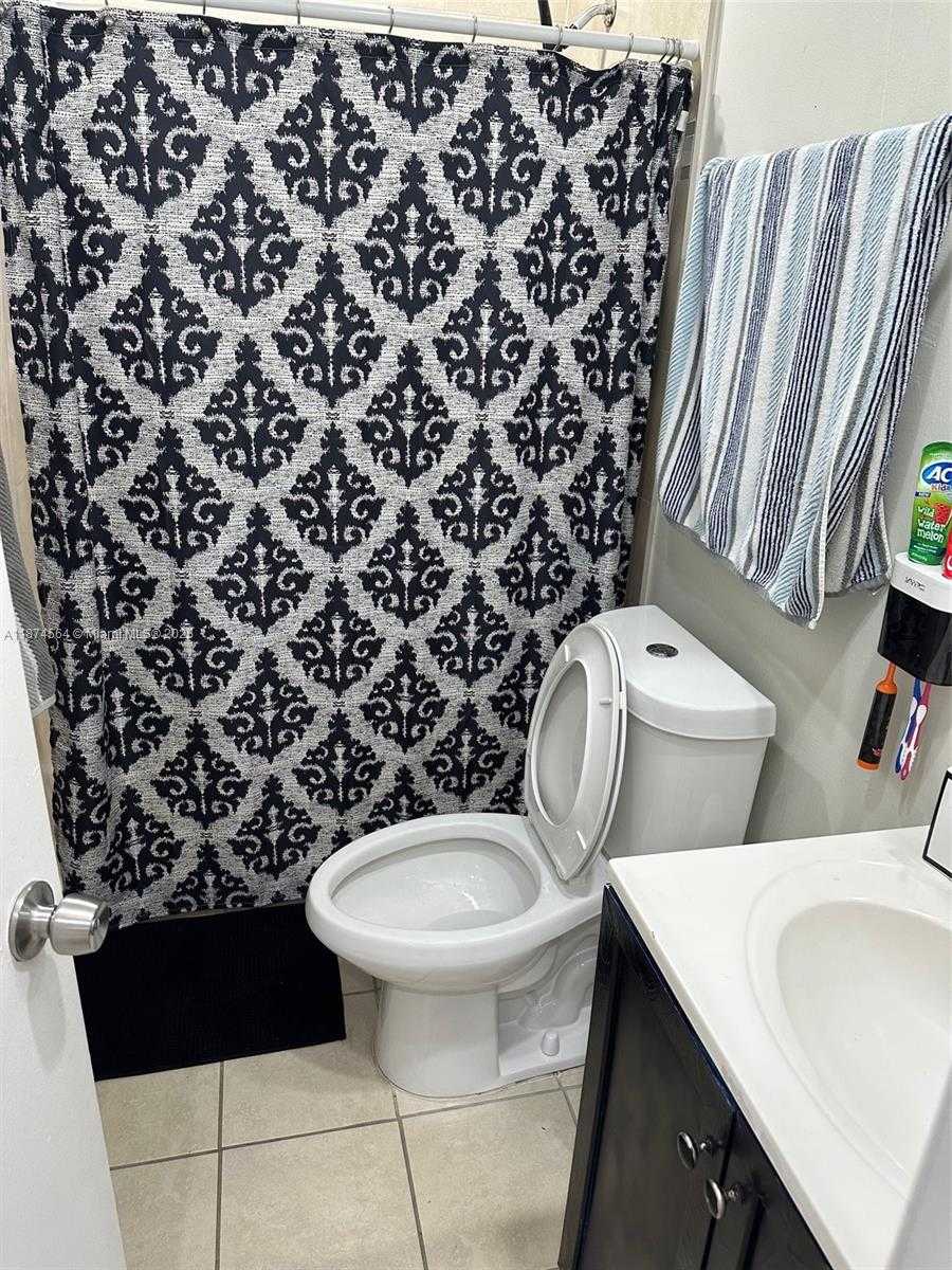 Small Image of 11301 SOUTH WEST 200TH ST #305-A, Miami Number 3