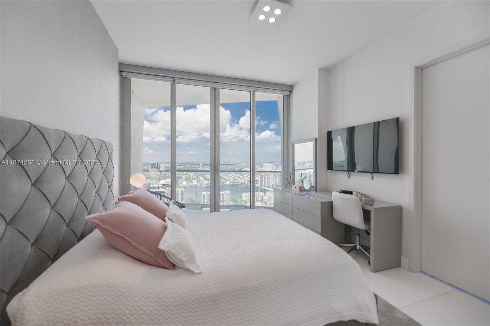 Small Image of 16901 COLLINS AVE #4005, Sunny Isles Beach Number 38