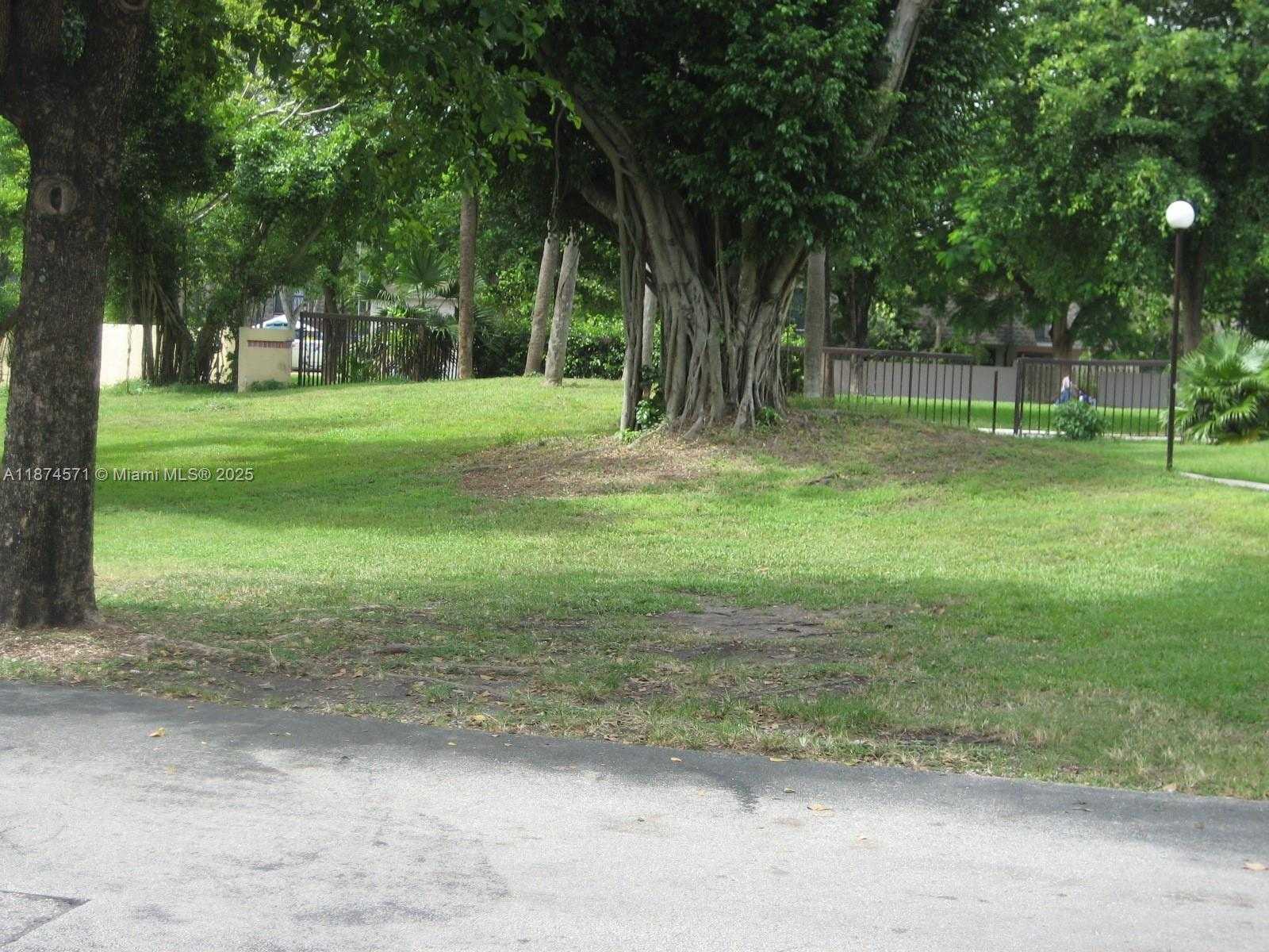 Small Image of 9203 SW 141st Pl, Miami, FL 33186, USA Number 11