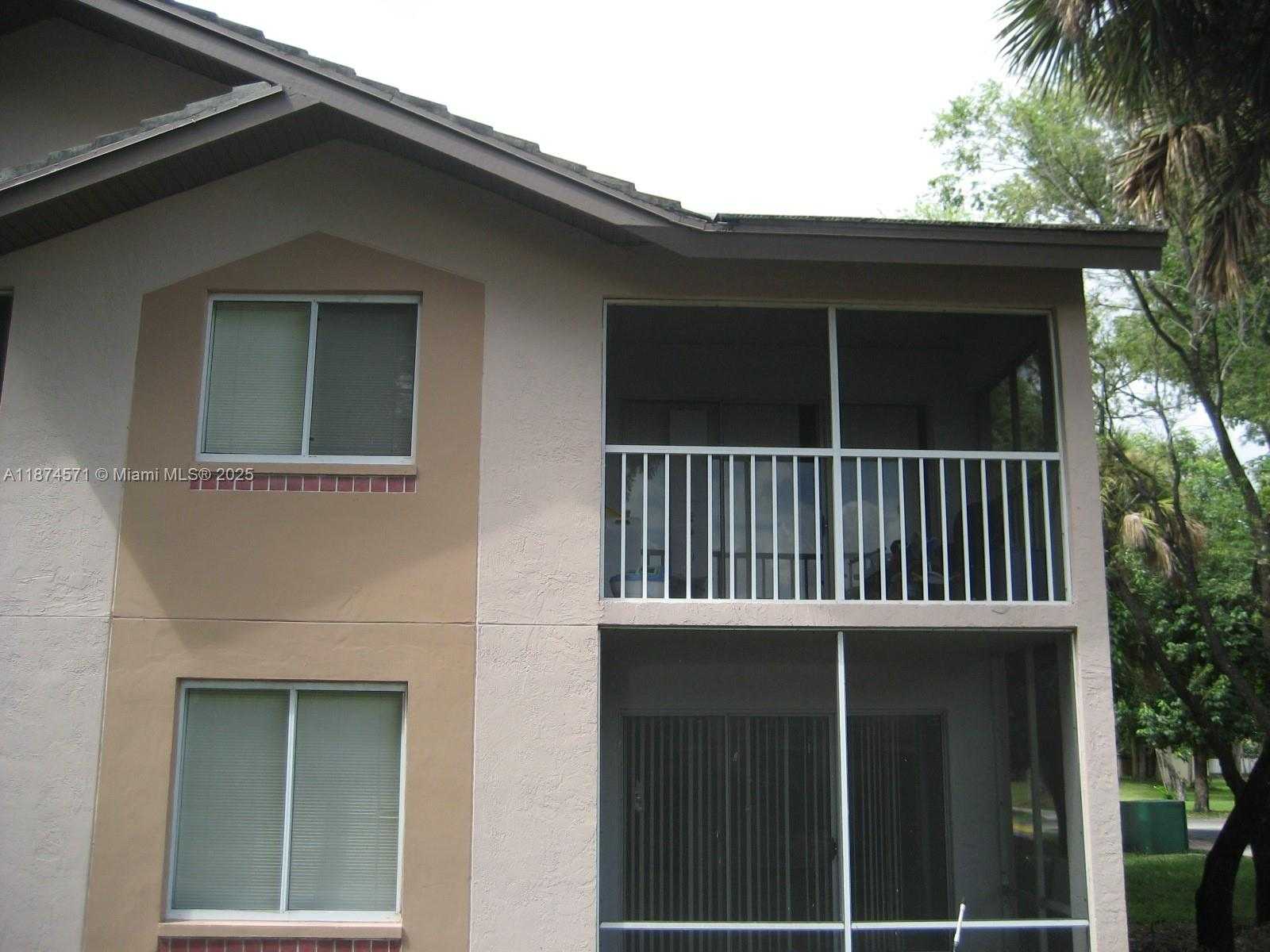 Small Image of 9203 SW 141st Pl, Miami, FL 33186, USA Number 2