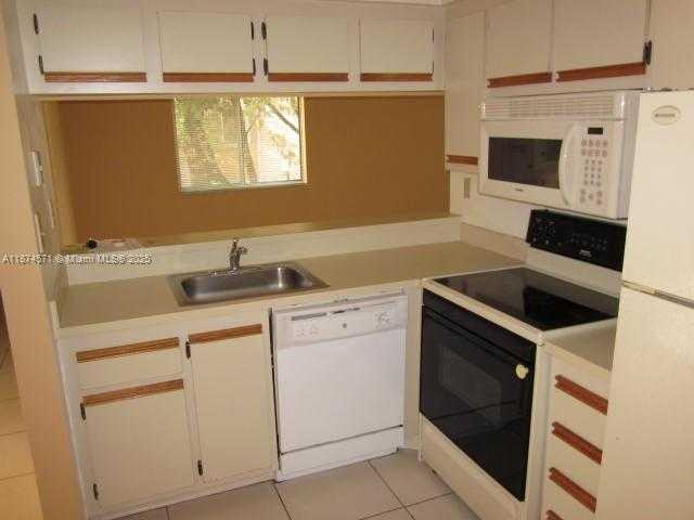 Small Image of 9203 SW 141st Pl, Miami, FL 33186, USA Number 6