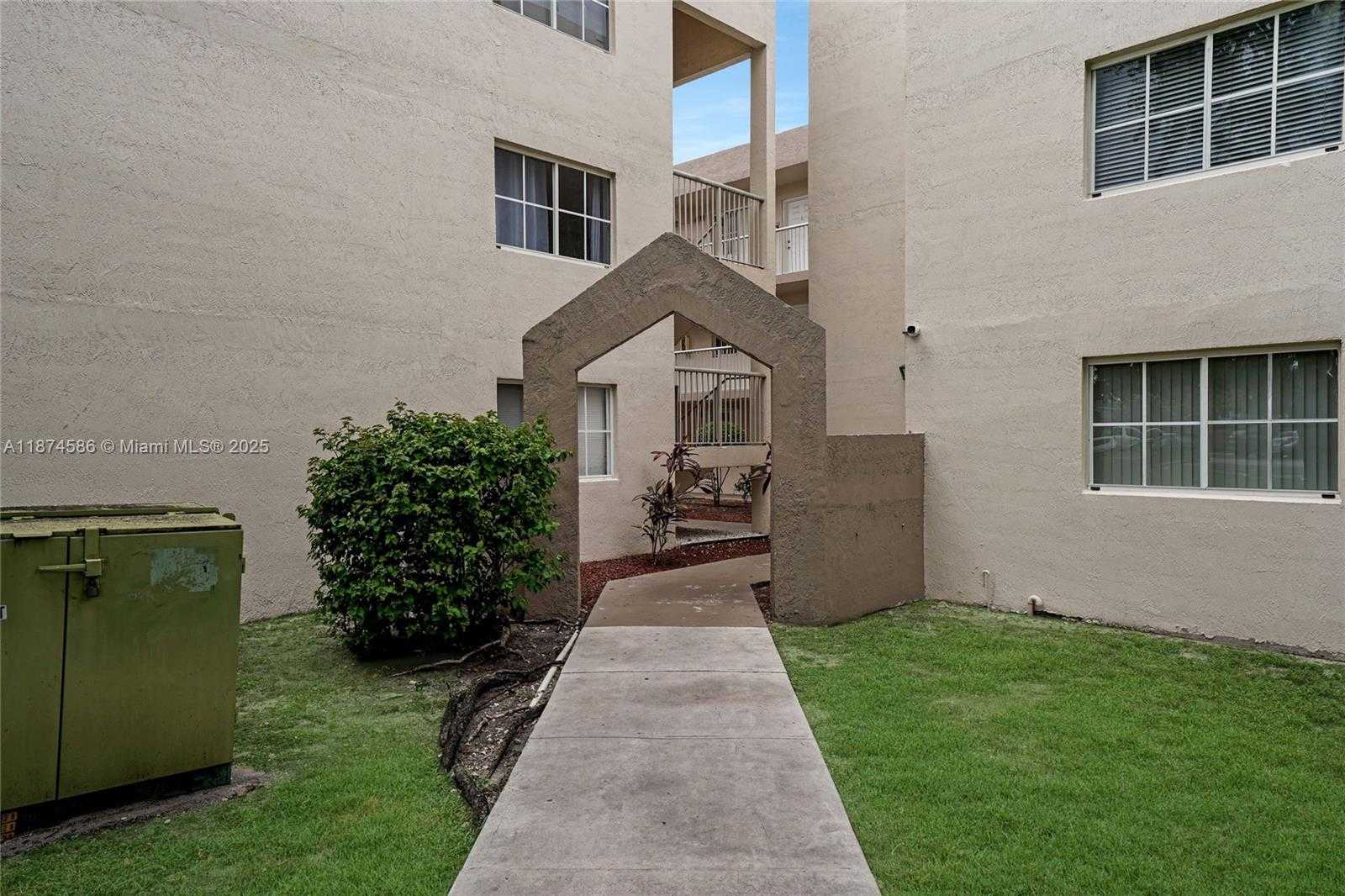 Small Image of 6115 NORTH WEST 186TH ST #104, Hialeah Number 18