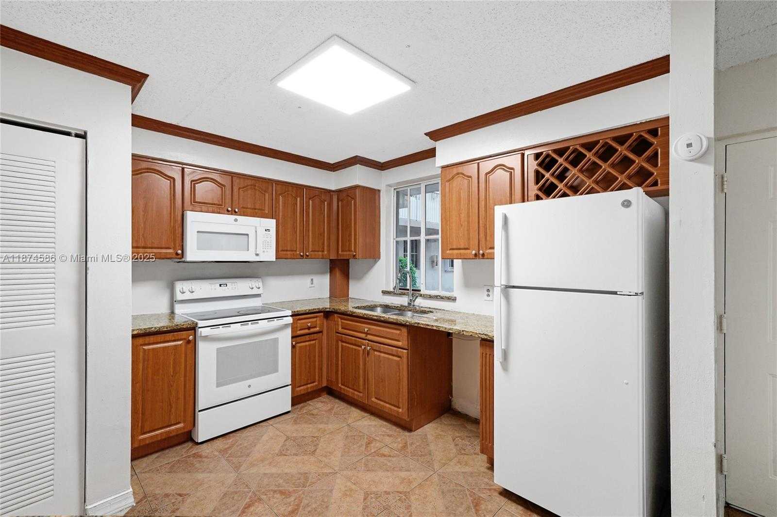 Small Image of 6115 NORTH WEST 186TH ST #104, Hialeah Number 7