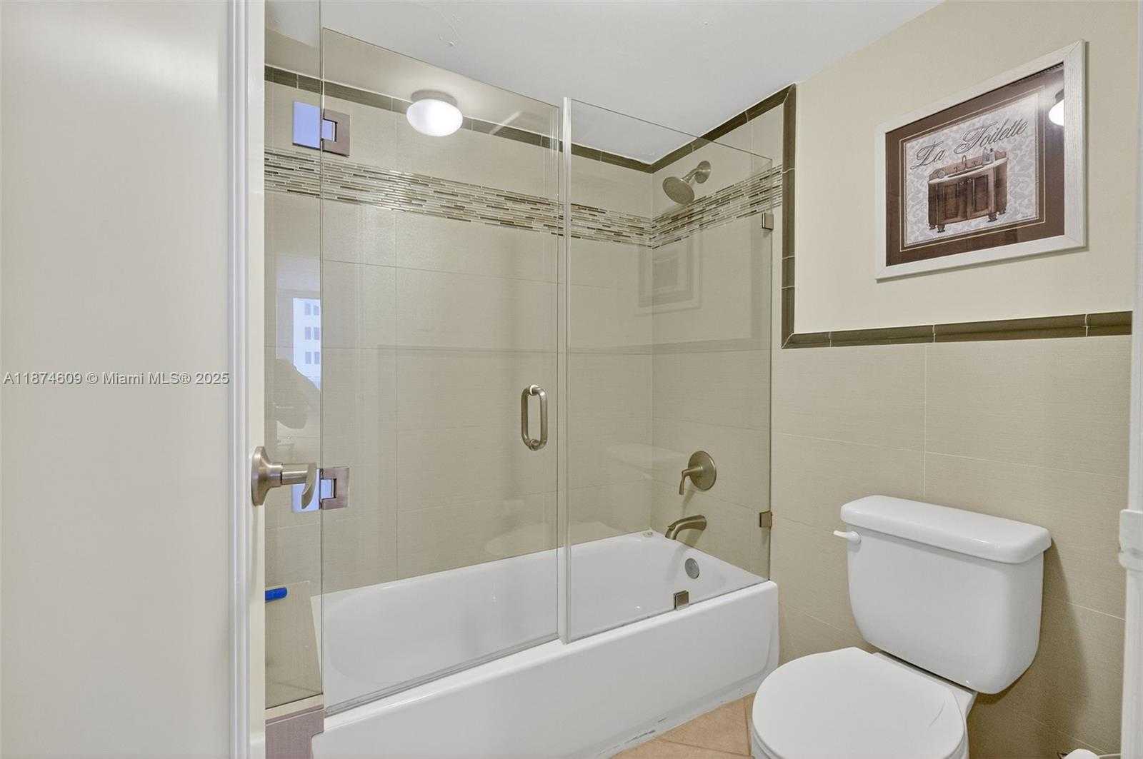 Small Image of 2401 COLLINS AVE #1005, Miami Beach Number 13