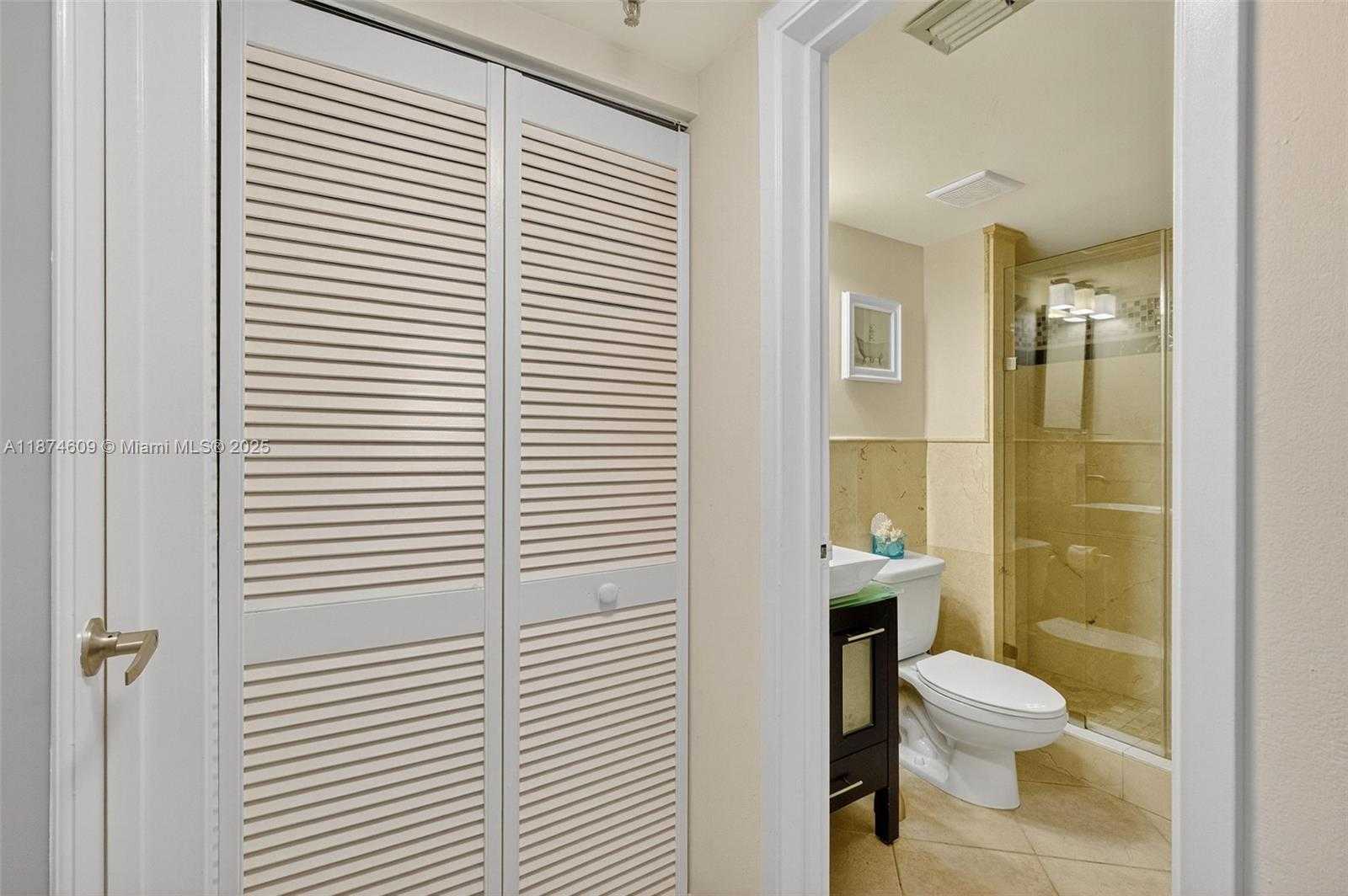 Small Image of 2401 COLLINS AVE #1005, Miami Beach Number 7