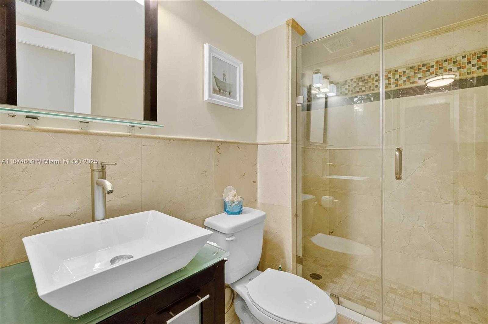 Small Image of 2401 COLLINS AVE #1005, Miami Beach Number 8