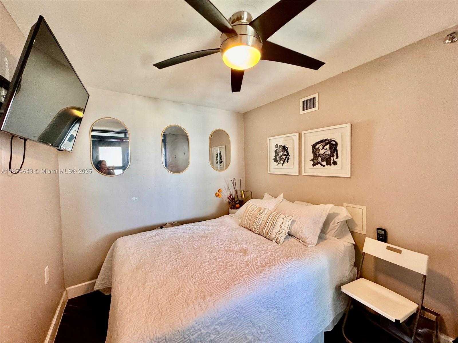 Small Image of 6061 COLLINS AVE #23A, Miami Beach Number 30
