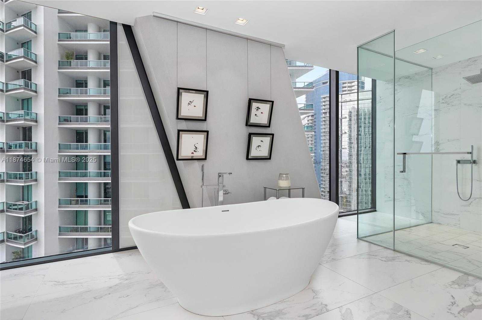 Small Image of 1000 BISCAYNE BLVD #3801, Miami Number 17