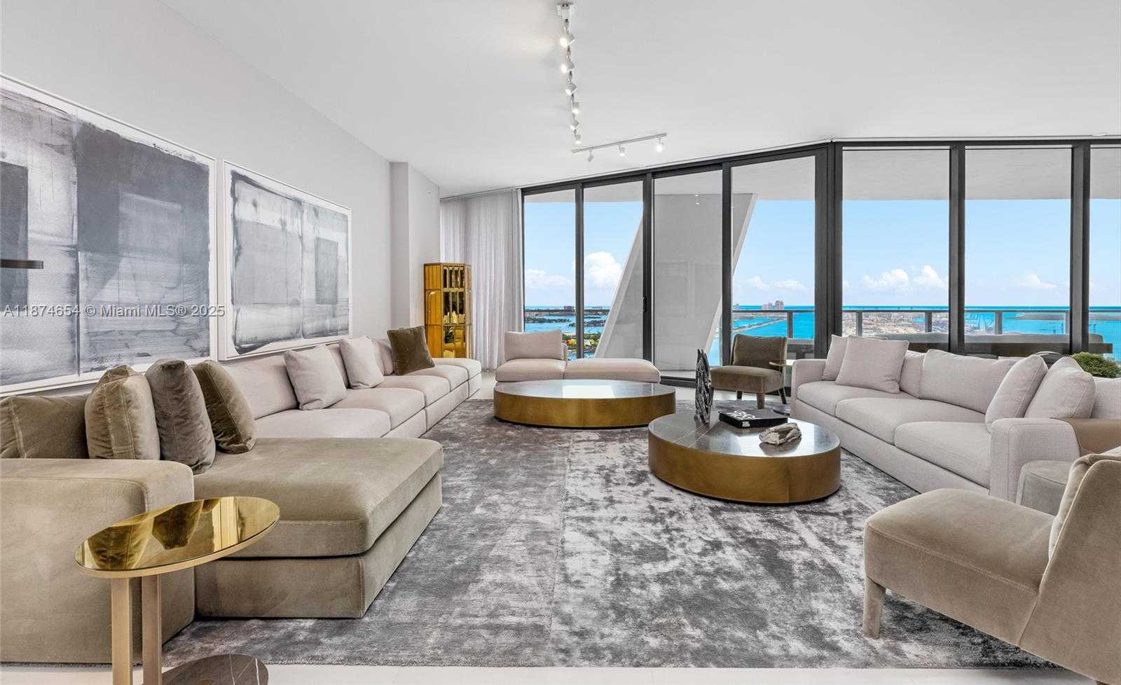 Small Image of 1000 BISCAYNE BLVD #3801, Miami Number 2