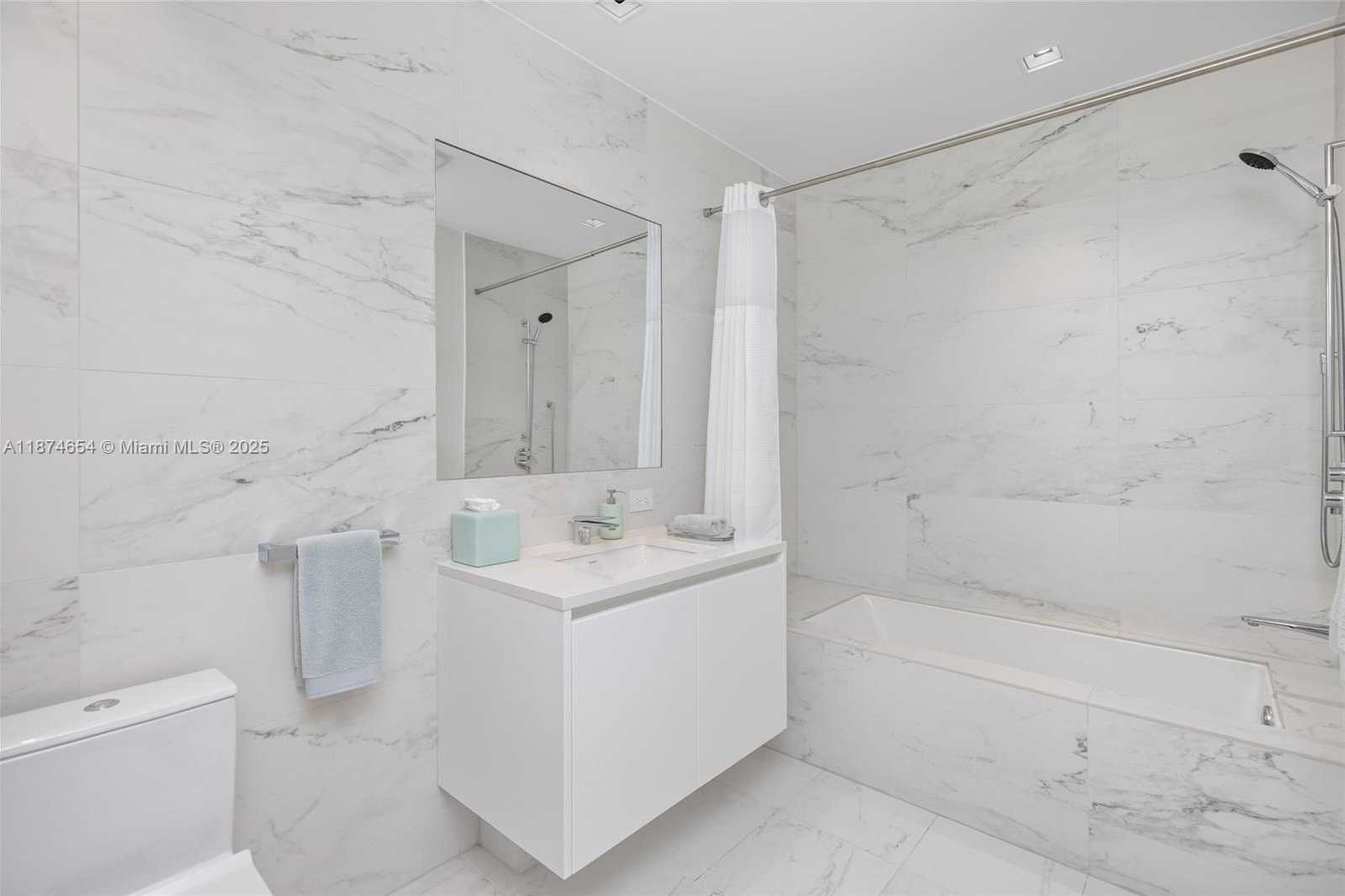 Small Image of 1000 BISCAYNE BLVD #3801, Miami Number 21