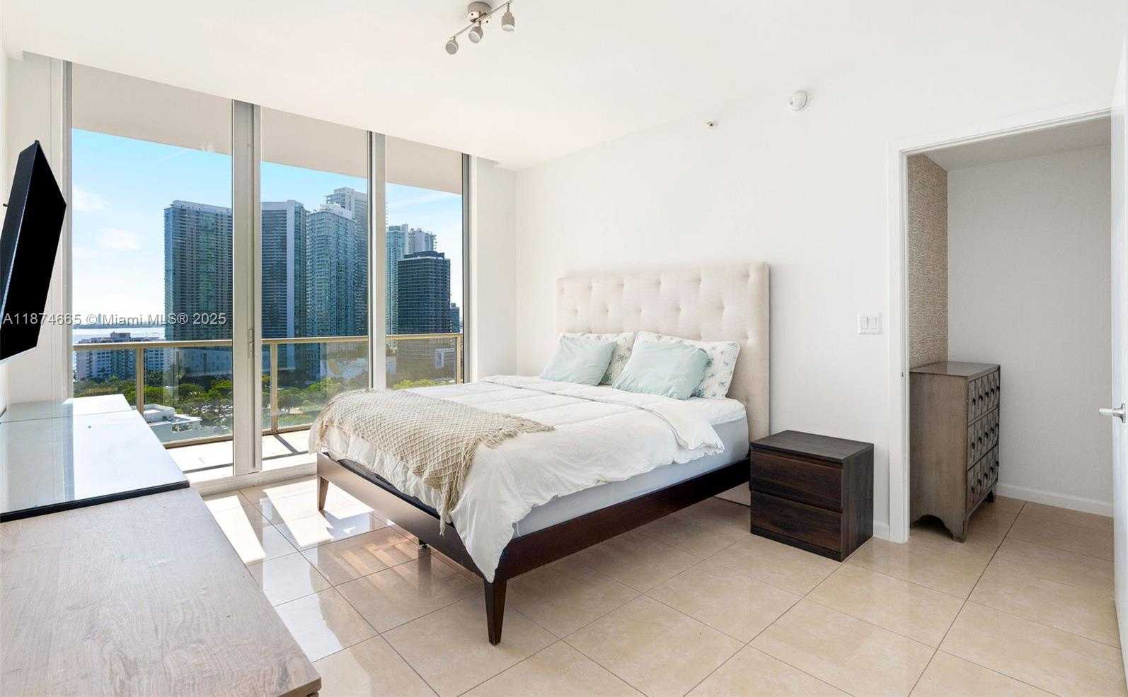 Small Image of 3470 EAST COAST AVE #H1711, Miami Number 14