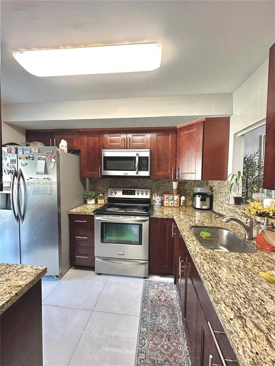Small Image of 2831 PIERCE ST #205, Hollywood Number 11