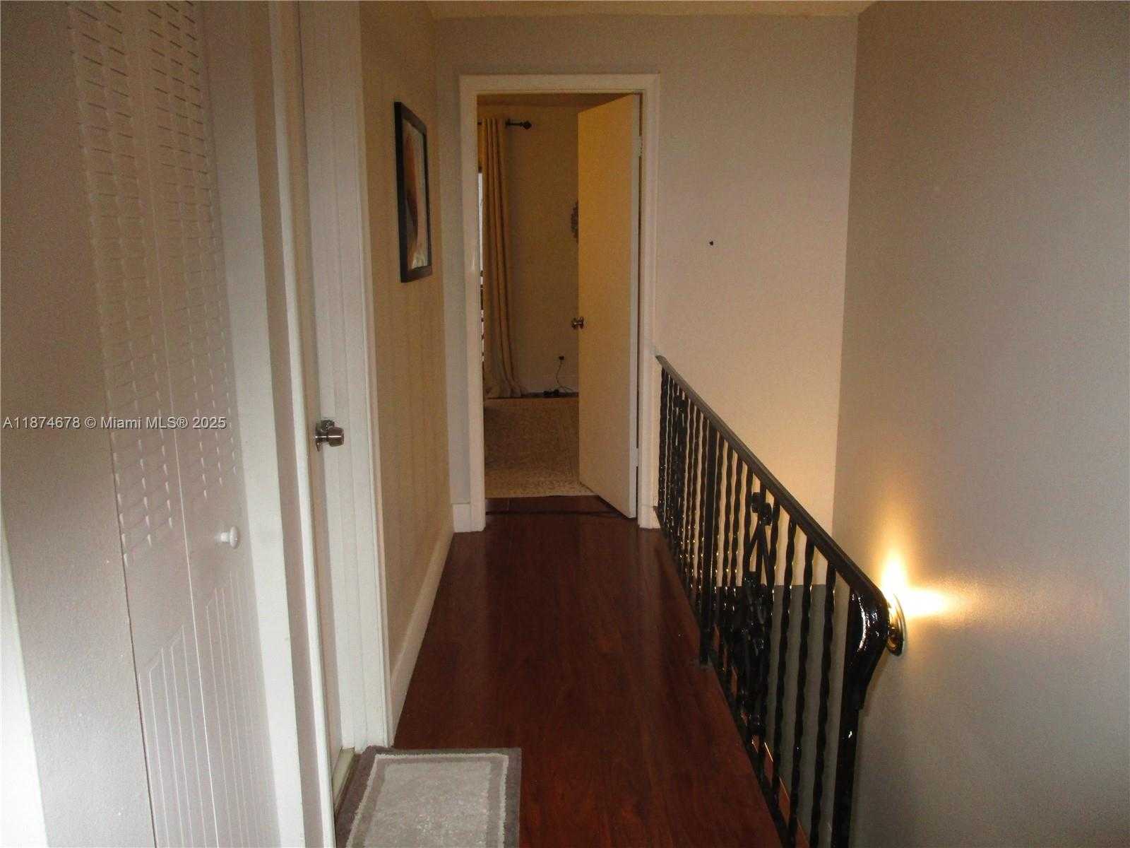 Small Image of 2831 PIERCE ST #205, Hollywood Number 15