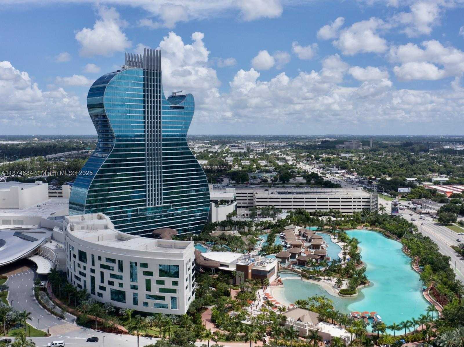 Small Image of 1000 PARKVIEW DR #805, Hallandale Beach Number 17