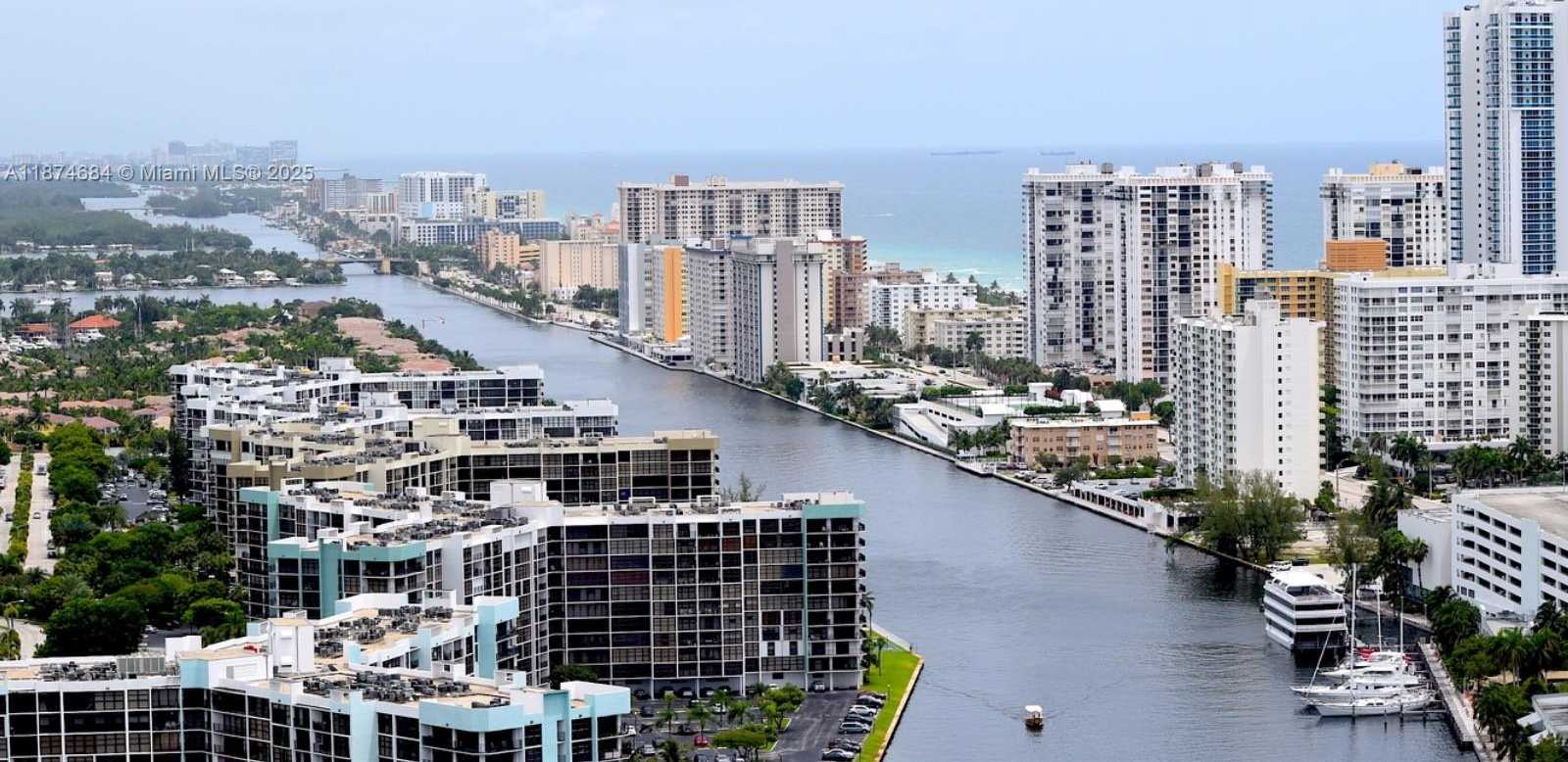 Small Image of 1000 PARKVIEW DR #805, Hallandale Beach Number 18