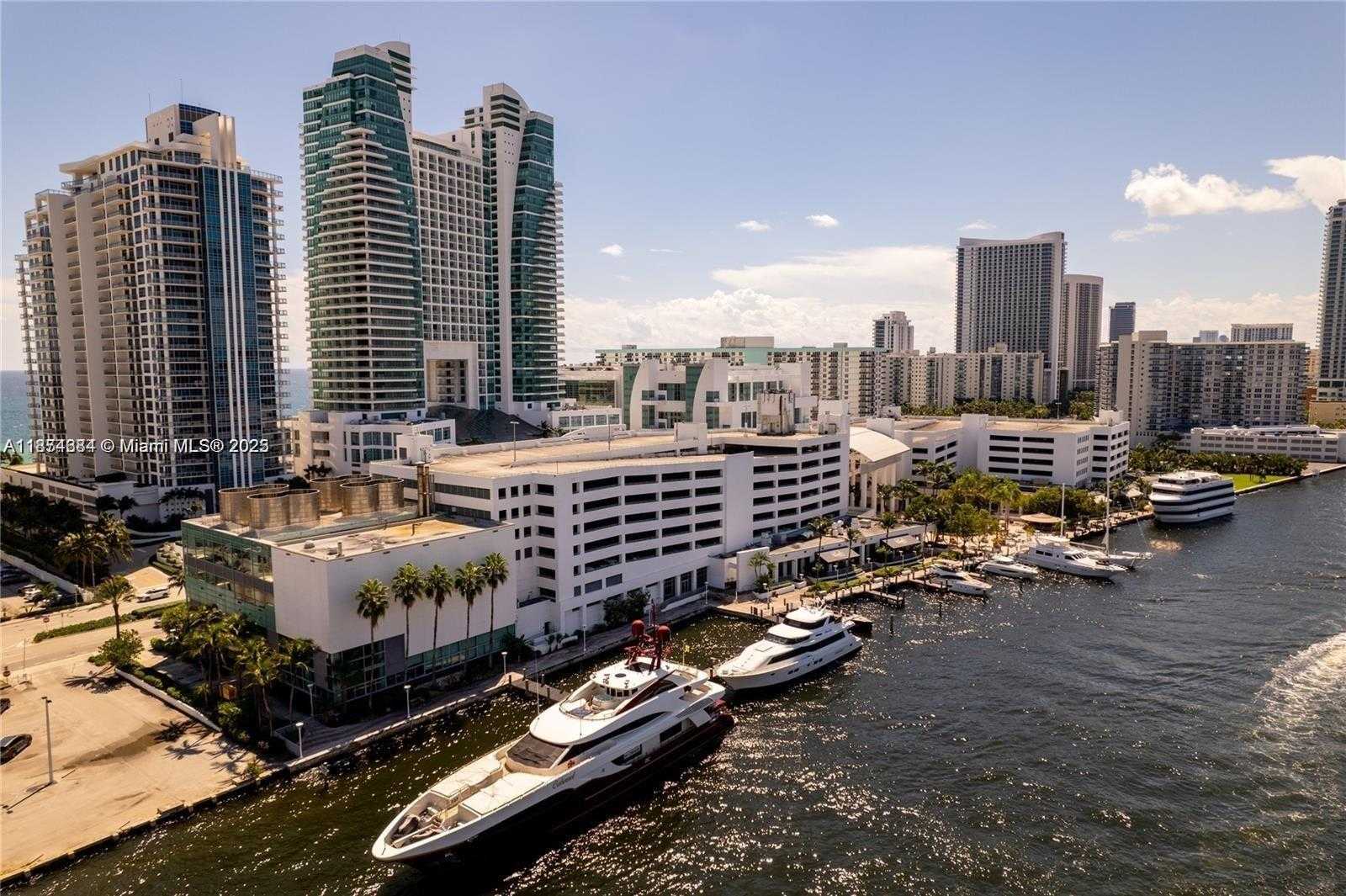 Small Image of 1000 PARKVIEW DR #805, Hallandale Beach Number 4