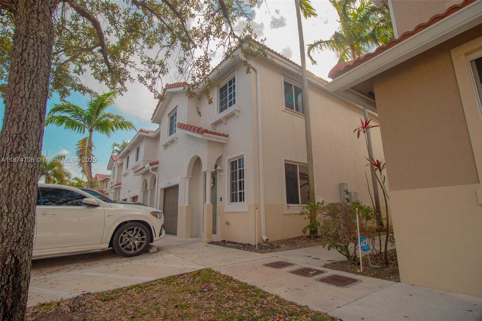Small Image of 21119 NORTH WEST 14TH PL #437, Miami Gardens Number 3