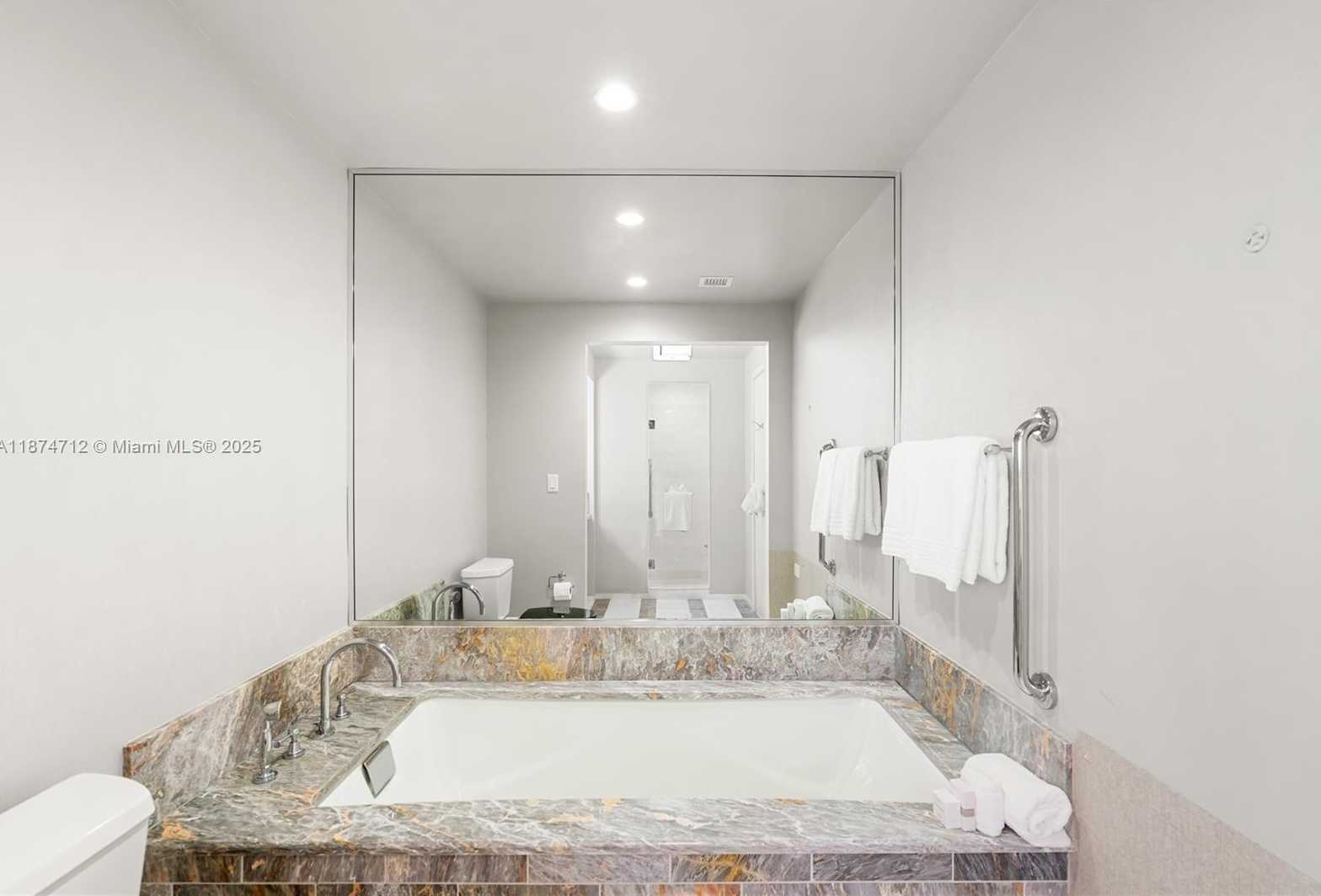 Small Image of 551 NORTH FORT LAUDERDALE BEACH BLVD #R2212, Fort Lauderdale Number 30