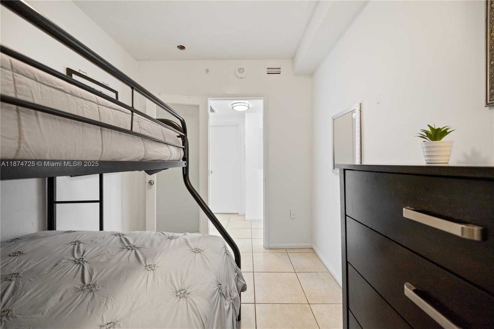 Small Image of 5601 COLLINS AVE #410, Miami Beach Number 12