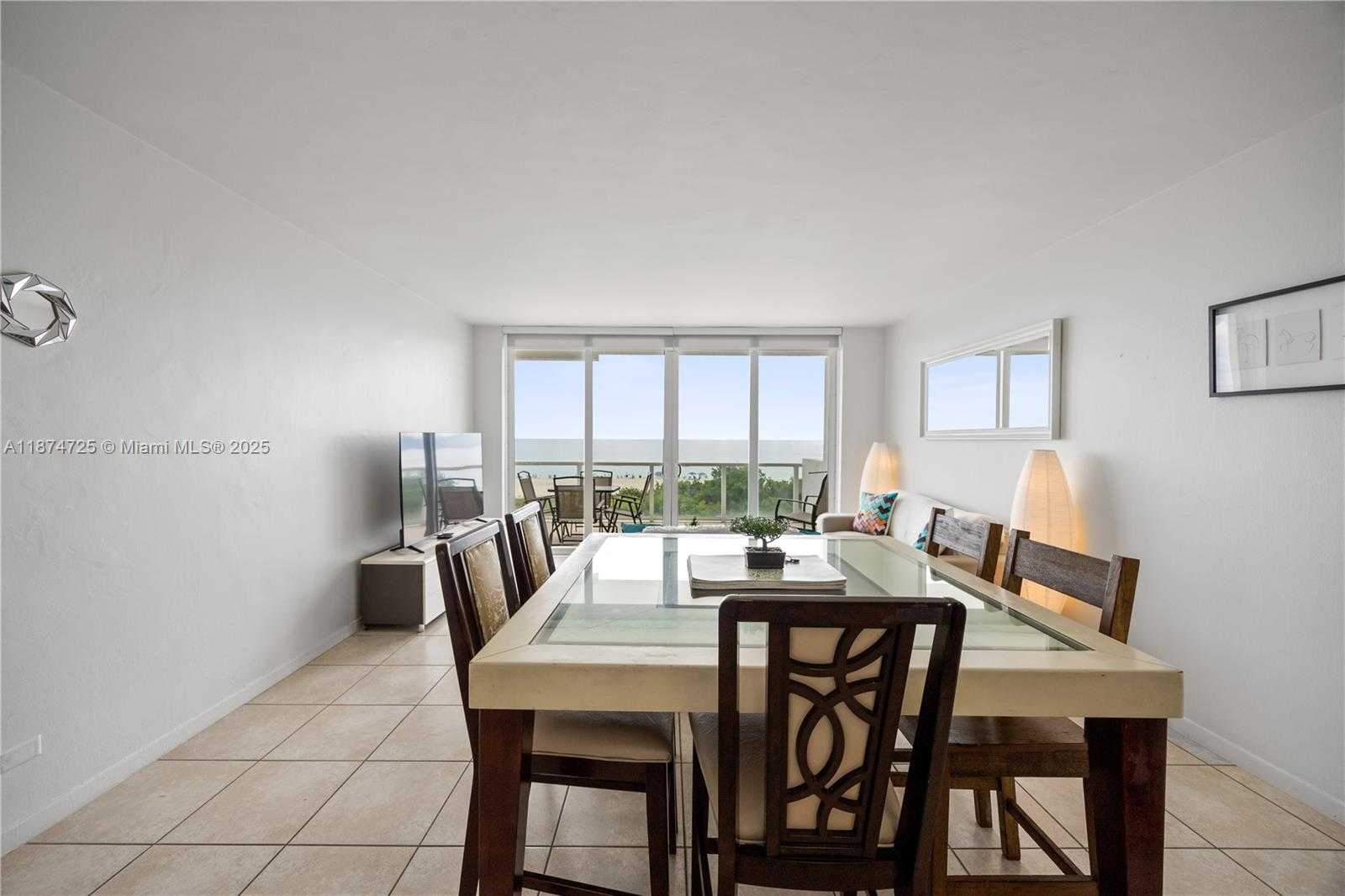 Small Image of 5601 COLLINS AVE #410, Miami Beach Number 14