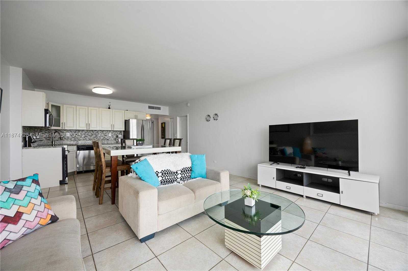 Small Image of 5601 COLLINS AVE #410, Miami Beach Number 18