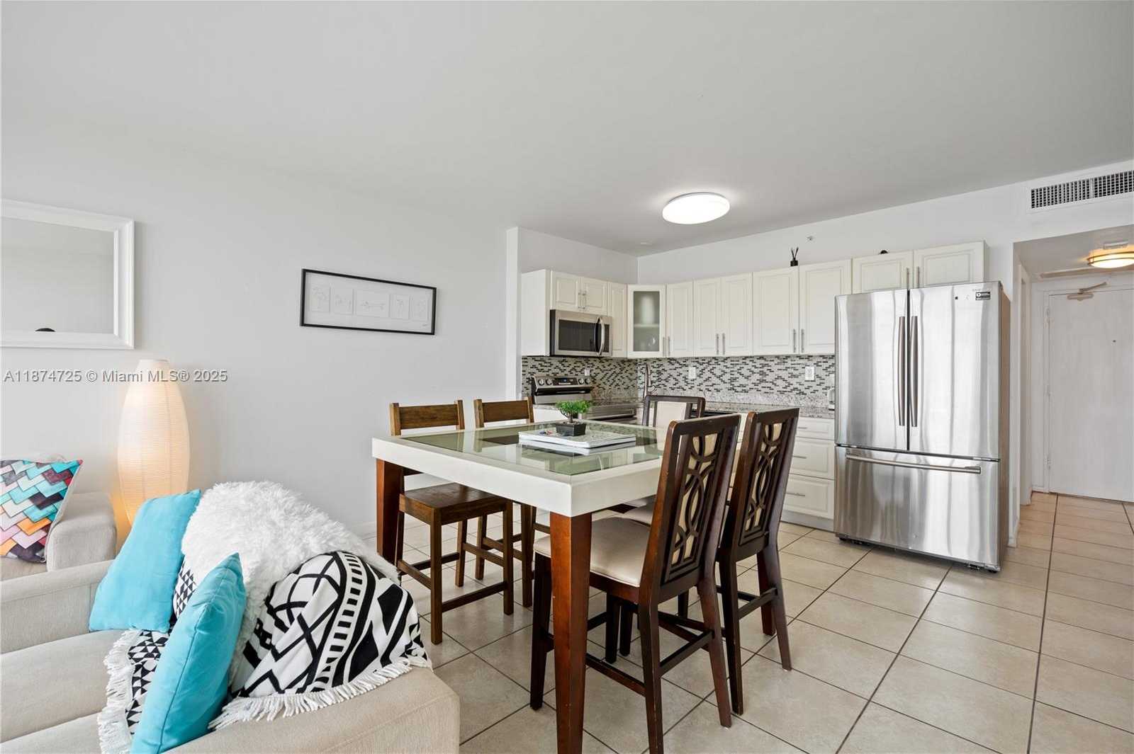 Small Image of 5601 COLLINS AVE #410, Miami Beach Number 19