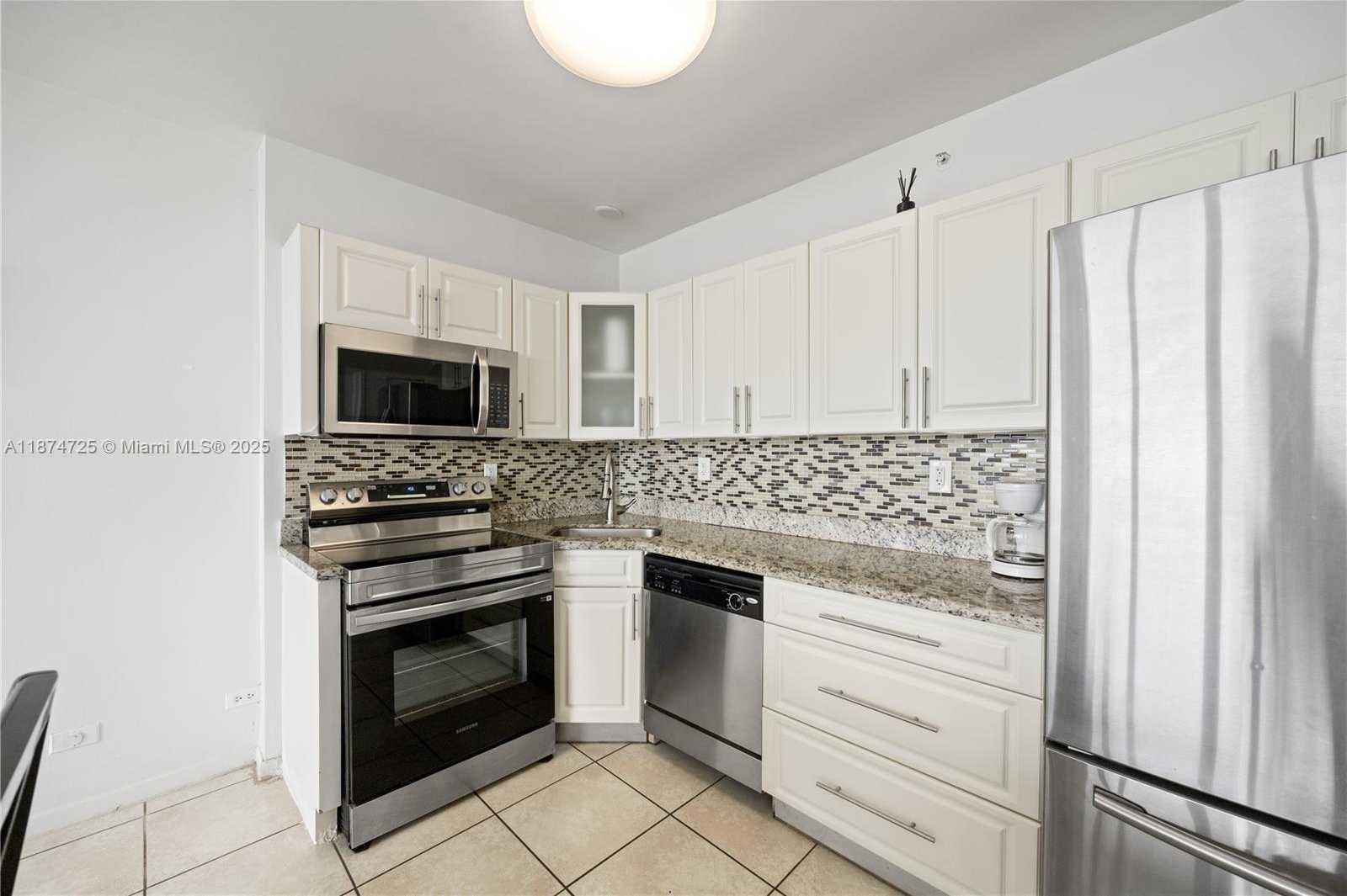 Small Image of 5601 COLLINS AVE #410, Miami Beach Number 21