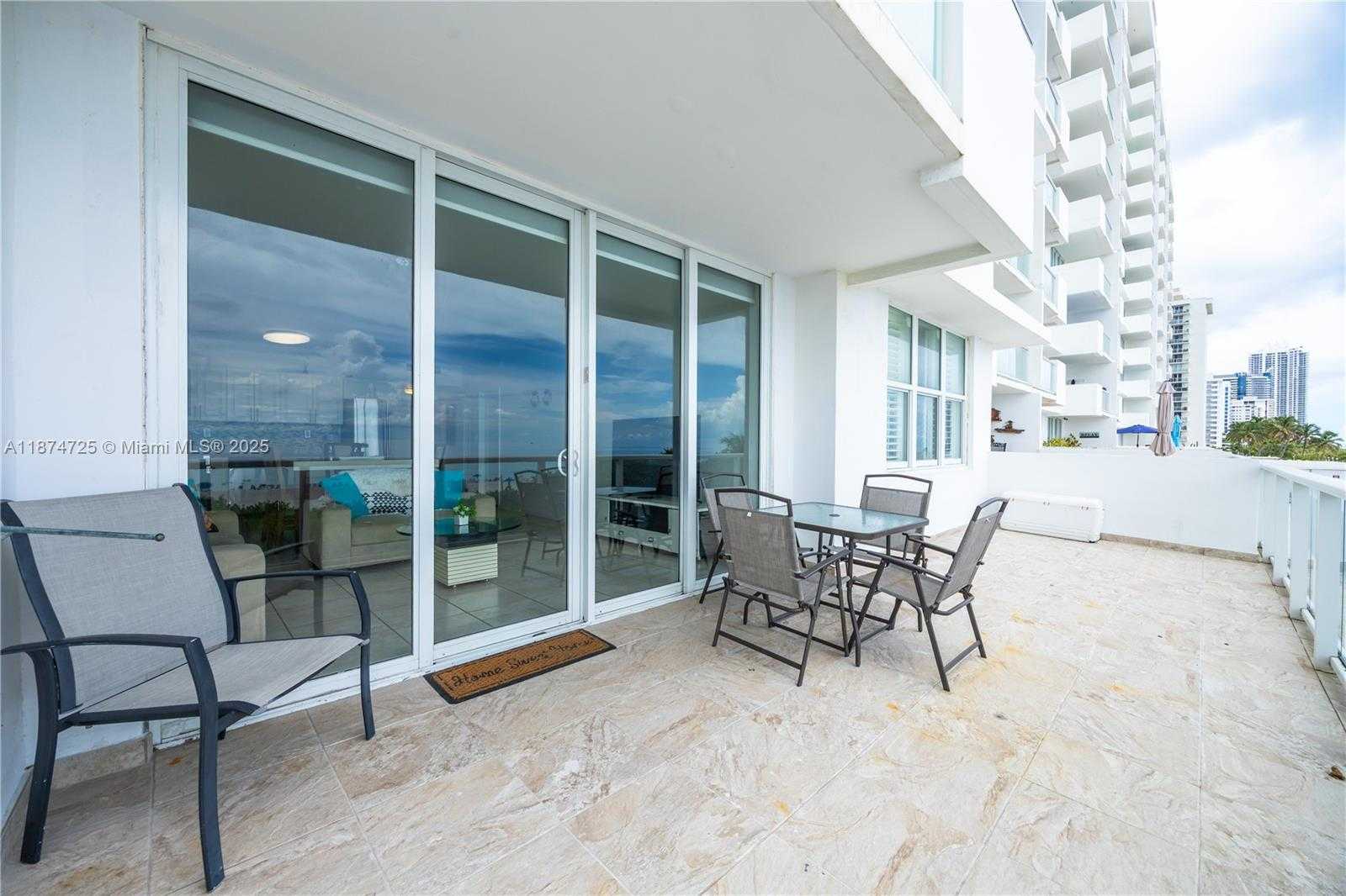 Small Image of 5601 COLLINS AVE #410, Miami Beach Number 25